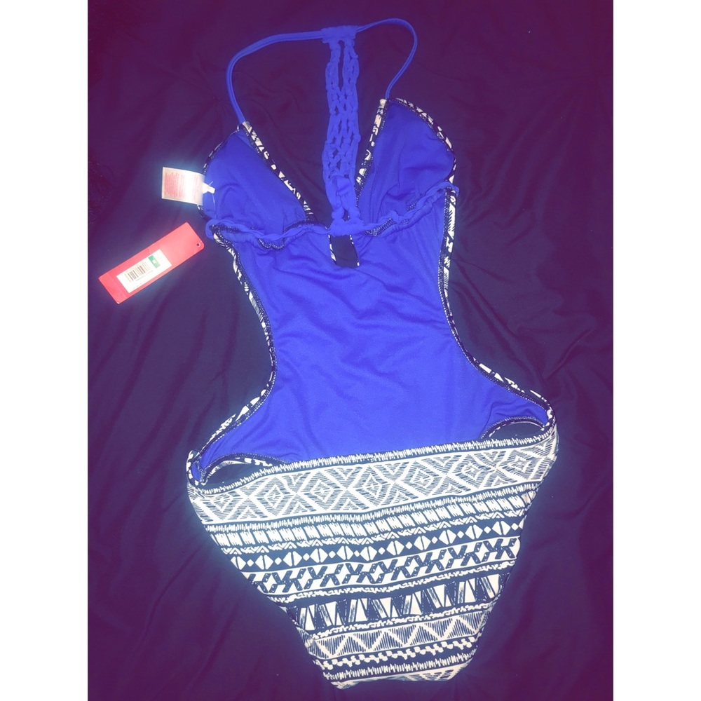 Xhilaration swimsuit - Picture 2 of 2